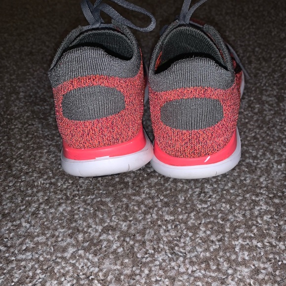 Nike Free 4.0 flyknit running shoes - Picture 3 of 6
